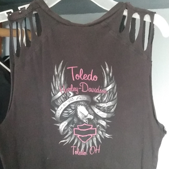 Women's distressed Small H-D - Picture 4 of 7